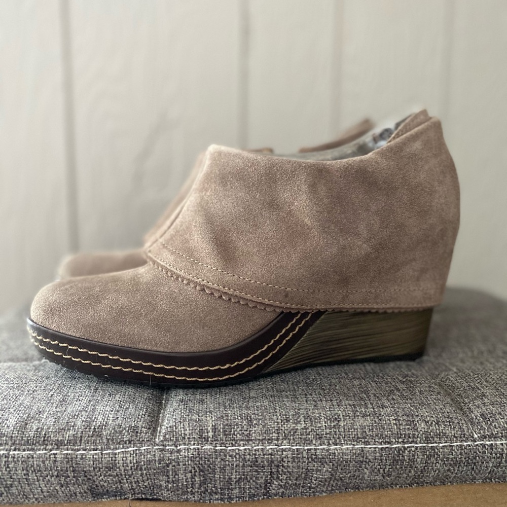 Dr Sholl’s Wedges, size 9.5, new in box